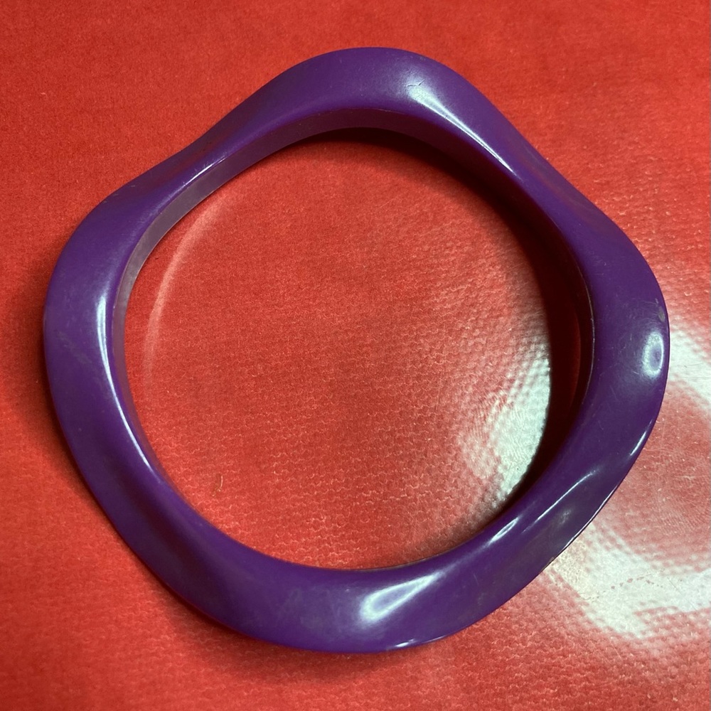 Vintage 1980s wavy purple bangle